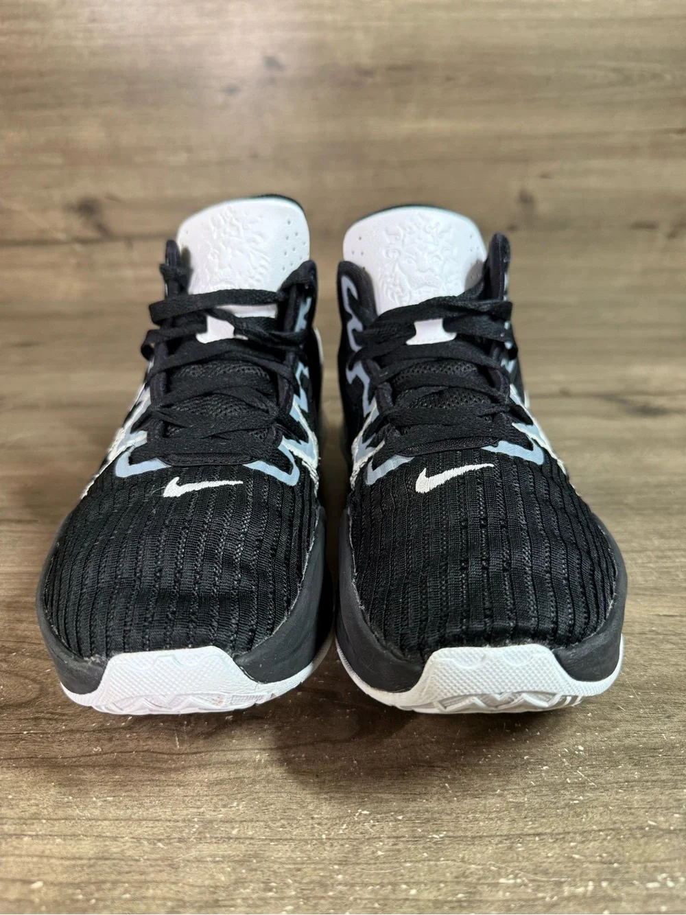 Nike low profile
